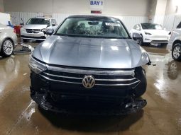 
										Volkswagen Jetta full									
