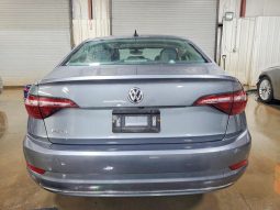 
										Volkswagen Jetta full									