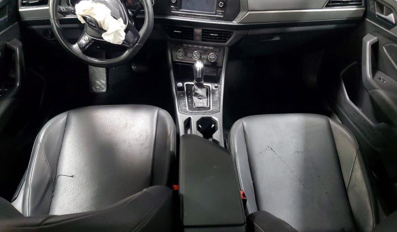 
								Volkswagen Jetta full									