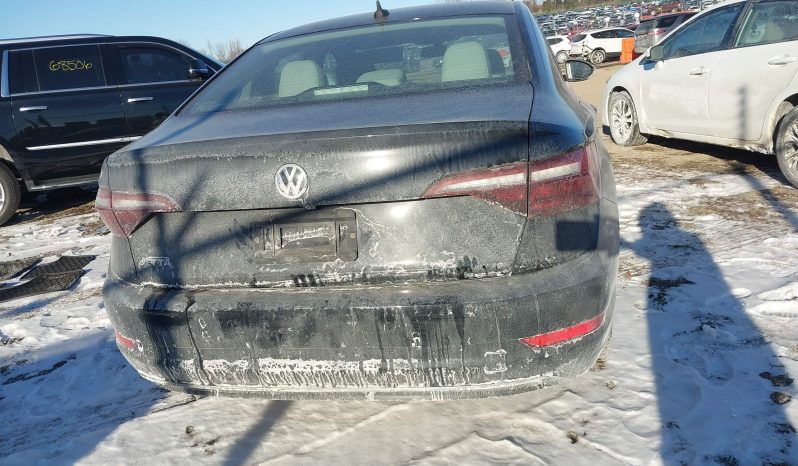 
								Volkswagen Jetta full									