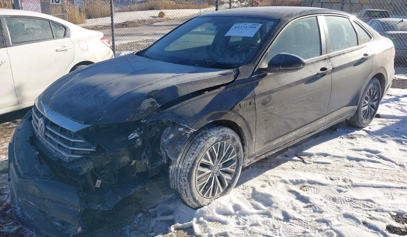 
								Volkswagen Jetta full									