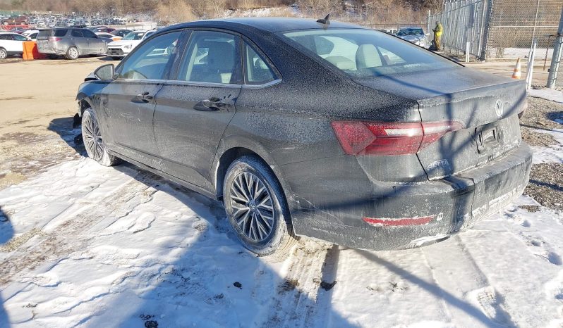 
								Volkswagen Jetta full									