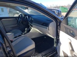 
										Volkswagen Jetta full									