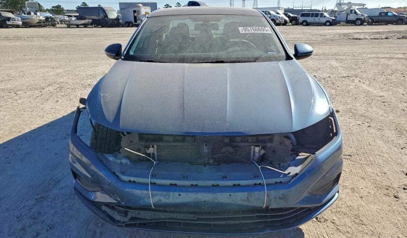 
								VOLKSWAGEN JETTA full									