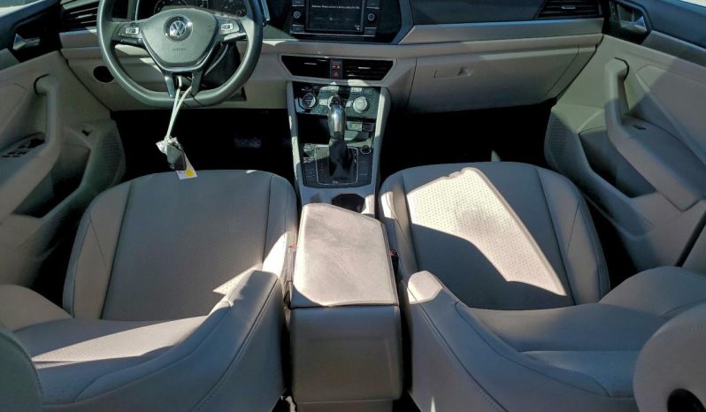 
								VOLKSWAGEN JETTA full									