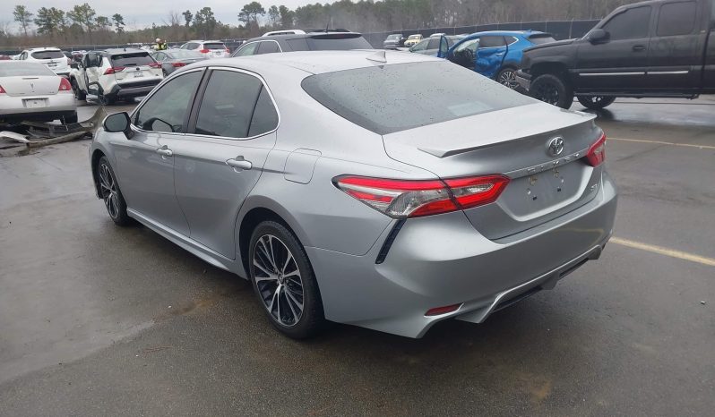 
								2019 Toyota Camry full									