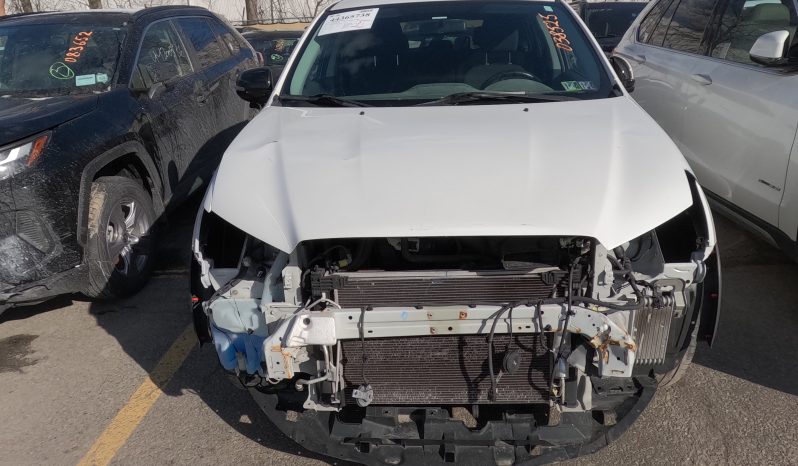 
								Mitsubishi Outlander Sport full									