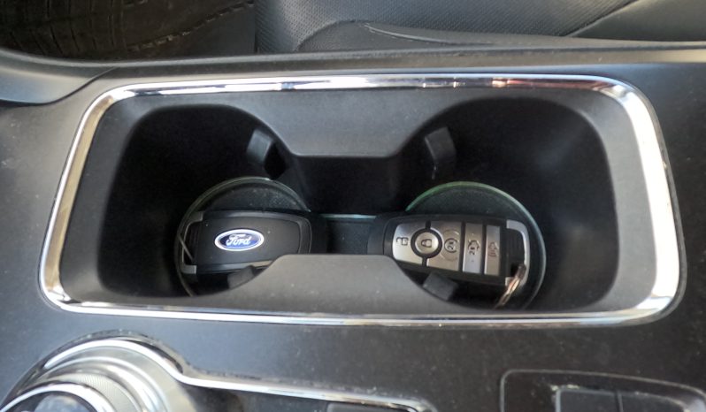 
								Ford Fusion Hybrid full									