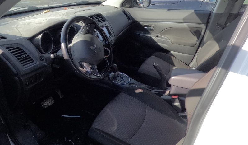 
								Mitsubishi Outlander Sport full									