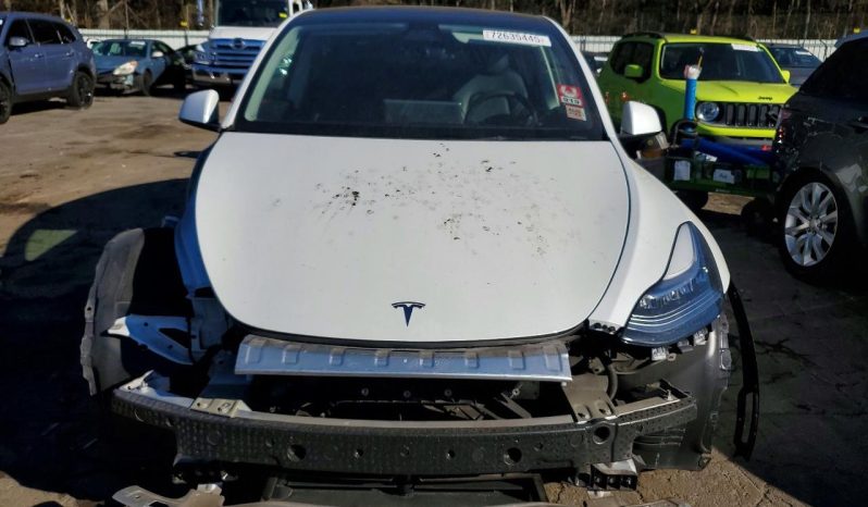 
								Tesla MODEL Y full									