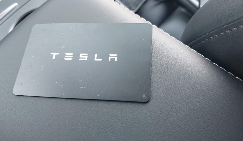 
								TESLA MODEL Y full									