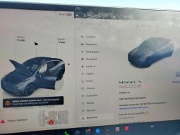 
										Tesla Model Y full									