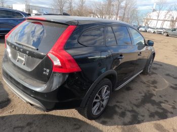 VOLVO V60 2015