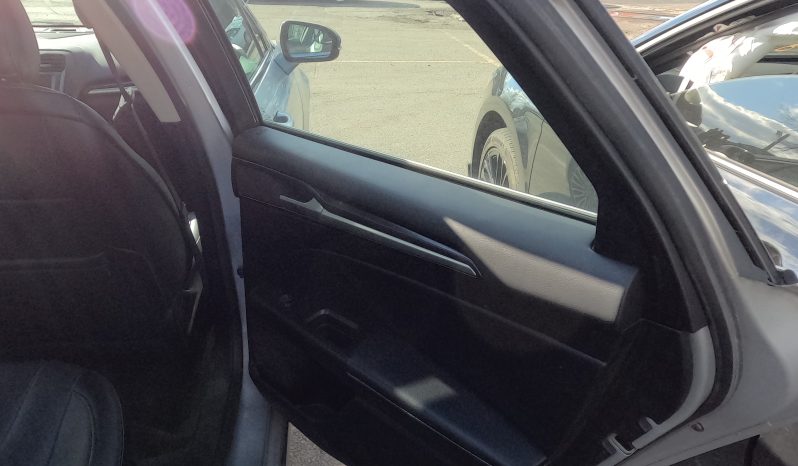 
								Ford Fusion Hybrid full									