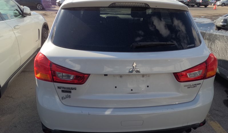 
								Mitsubishi Outlander Sport full									