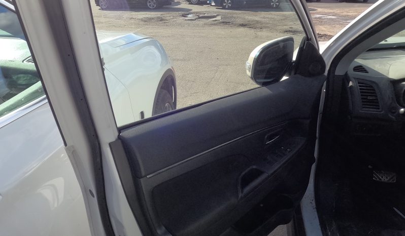 
								Mitsubishi Outlander Sport full									