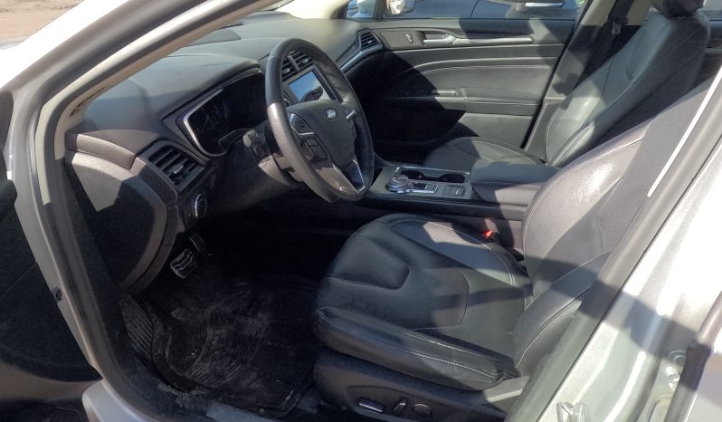 
								Ford Fusion Hybrid full									