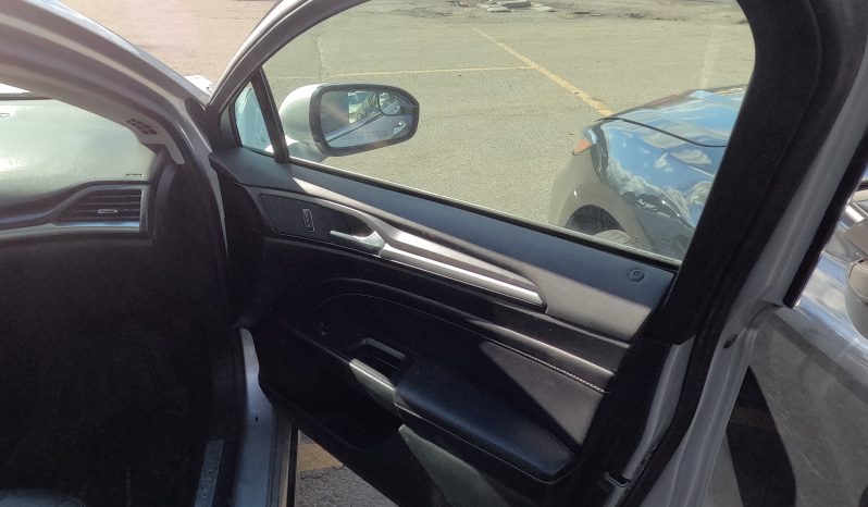 
								Ford Fusion Hybrid full									