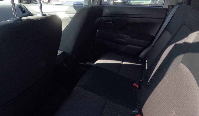 
								Mitsubishi Outlander Sport full									