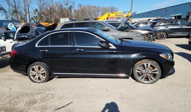 
								MERCEDES-BENZ C300 full									