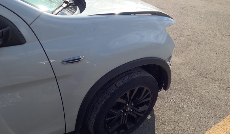 
								Mitsubishi Outlander Sport full									