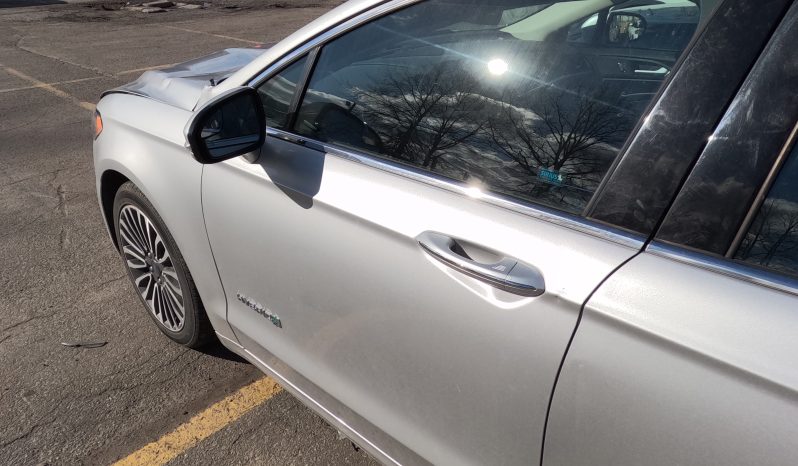 
								Ford Fusion Hybrid full									