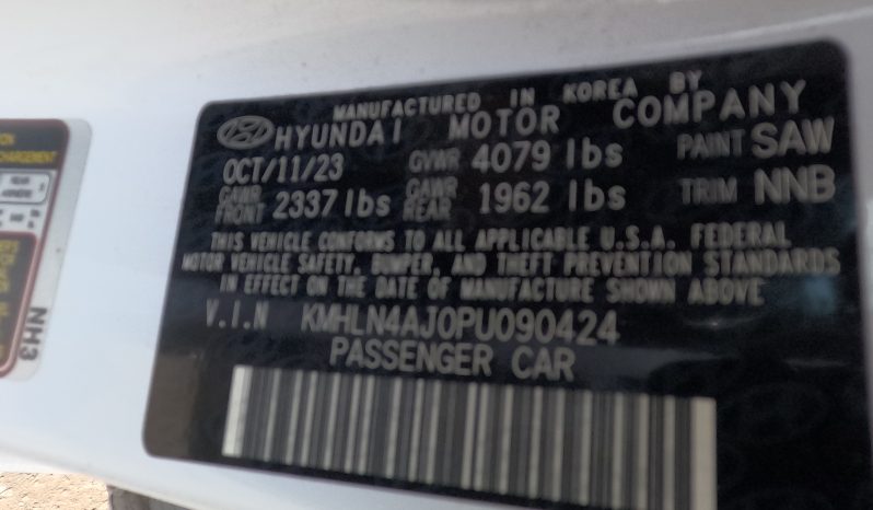 
								Hyundai Elantra full									