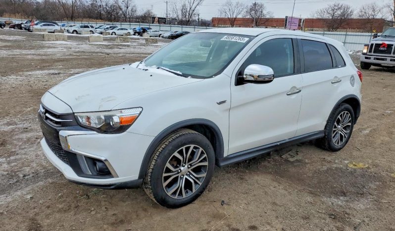 
								Mitsubishi Outlander full									