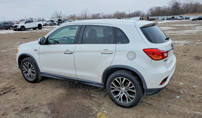 
								Mitsubishi Outlander full									