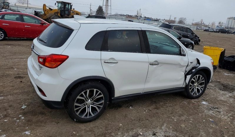 
								Mitsubishi Outlander full									