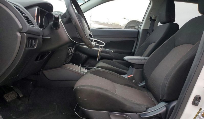 
								Mitsubishi Outlander full									