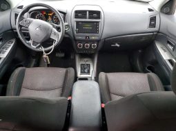 
										Mitsubishi Outlander full									