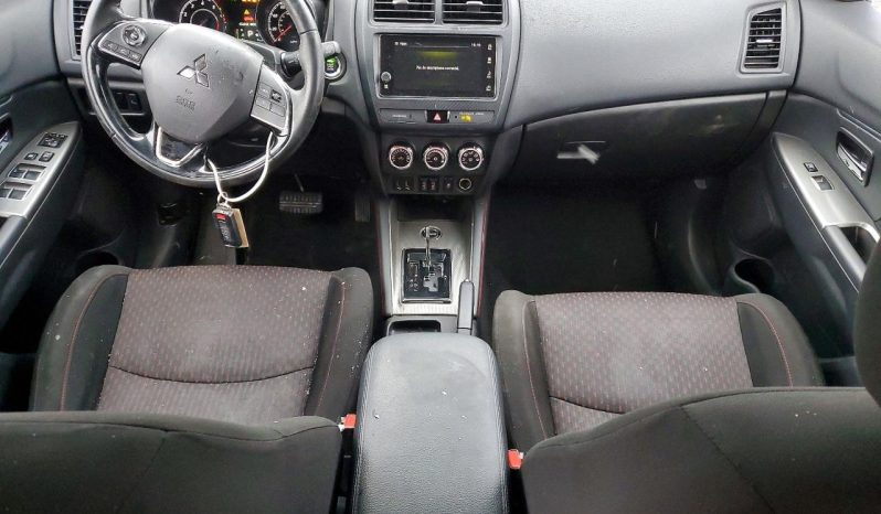 
								Mitsubishi Outlander full									