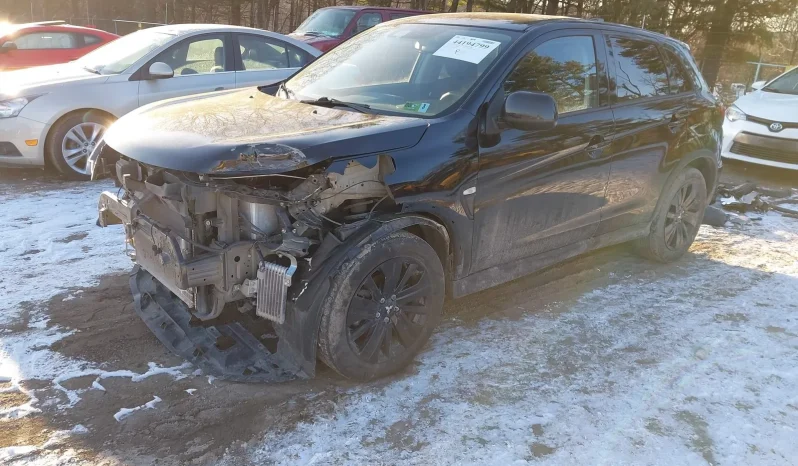 
								Mitsubishi Outlander Sport full									