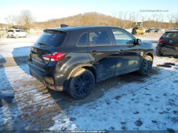
										Mitsubishi Outlander Sport full									
