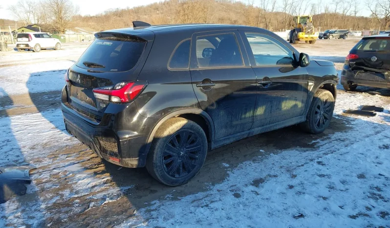 
								Mitsubishi Outlander Sport full									