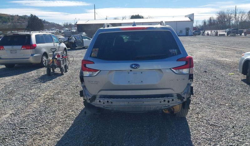 
								Subaru Forester full									