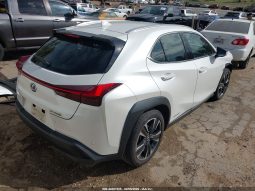 
										Lexus UX 250h full									
