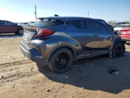 
										Toyota C-HR full									