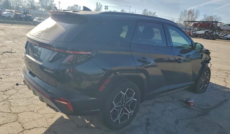 
								Hyundai Tucson Hybrid full									