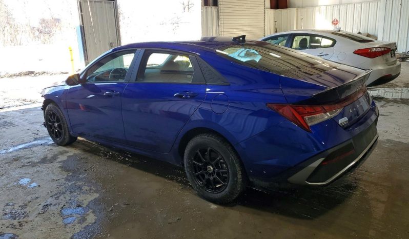 
								Hyundai Elantra full									