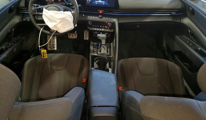 
								Hyundai Elantra full									