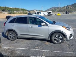 
										Kia Niro full									