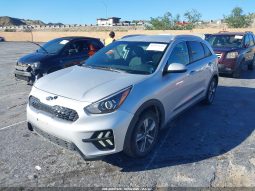 
										Kia Niro full									