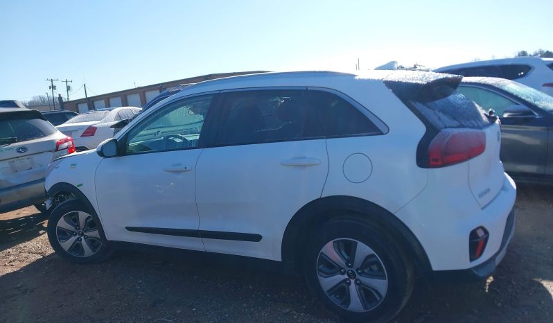 
								KIA Niro full									
