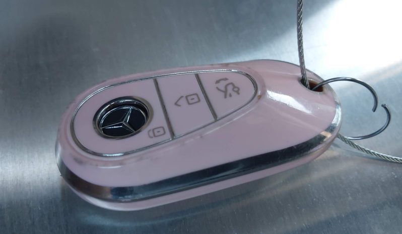 
								Mercedes-Benz C 300 full									