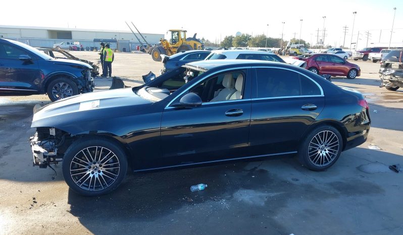 
								Mercedes-Benz C 300 full									