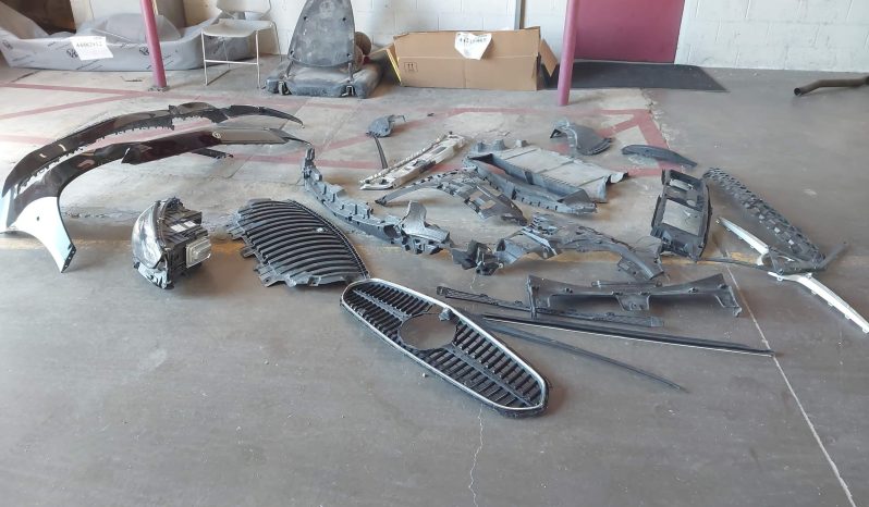 
								Mercedes-Benz C 300 full									