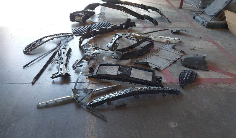 
								Mercedes-Benz C 300 full									