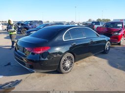 
										Mercedes-Benz C 300 full									